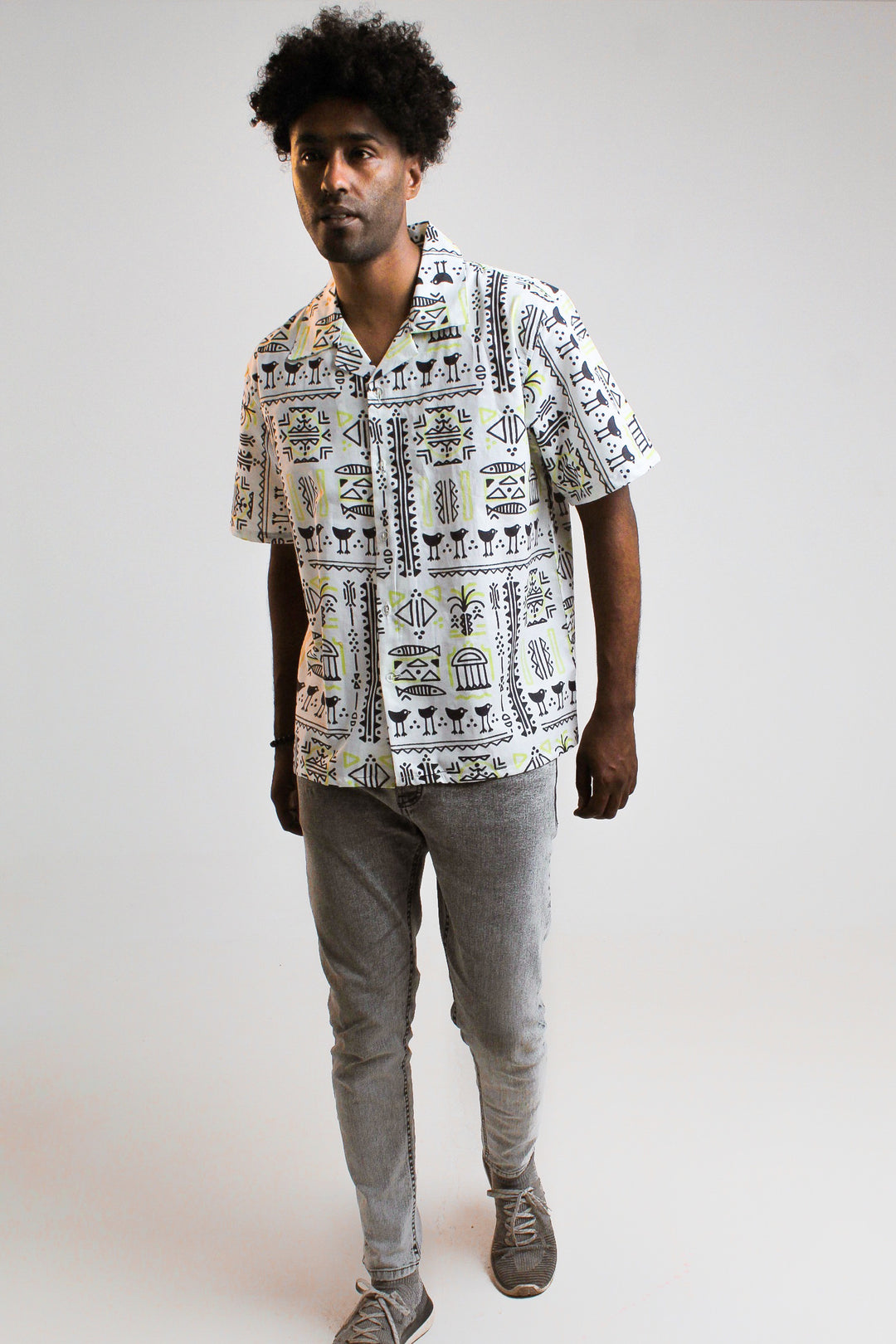 White folklore half -Sleeved Shirt